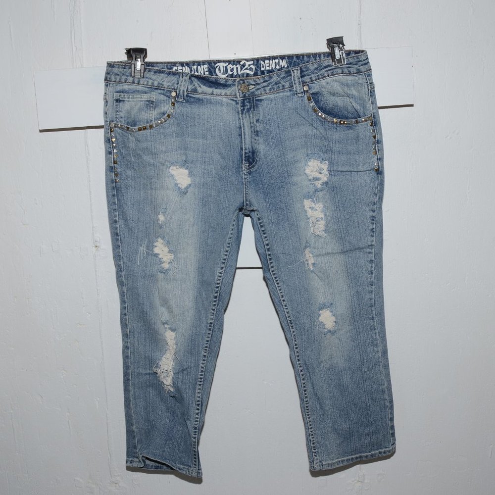 Ten 25 womens capris size 24 W 6324